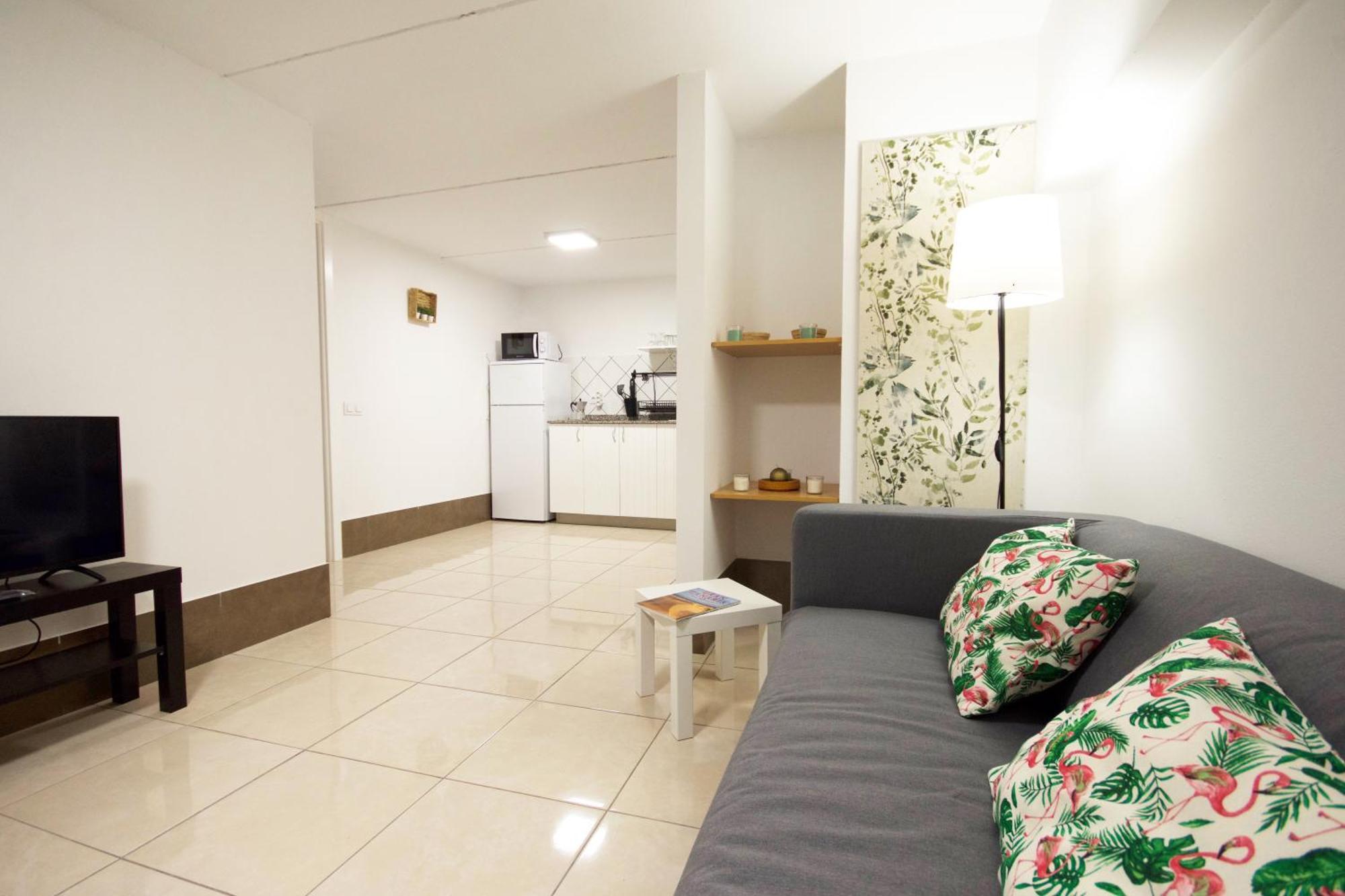 Apartamentos A 10 Minutos Del Aeropuerto Carrizal Bagian luar foto